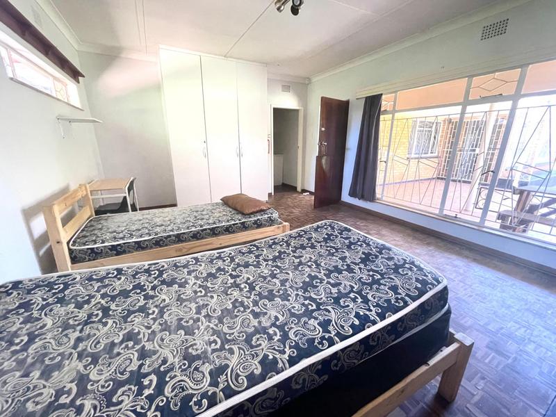 To Let 10 Bedroom Property for Rent in Bult West North West